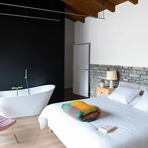 Homestay Kh Lezama Suites, Breakfast & Laundry, Lezama (Biscay)